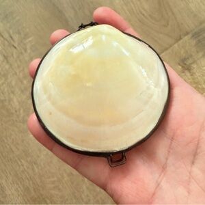 Vintage Genuine Shell Pill‎ Box Coin Purse Trinket Pill Box Brass Edges & Clasp